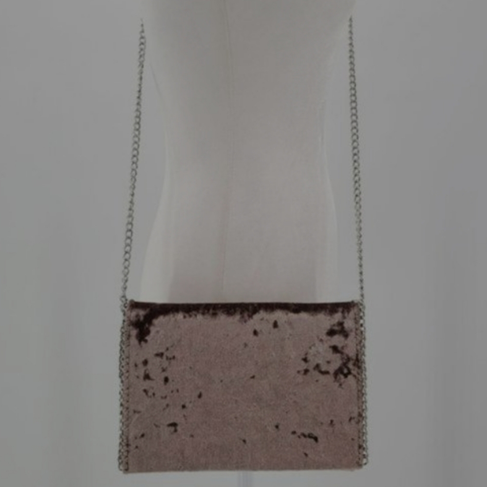 Elegant Rose Gold Crossbody Bag with Textured Metallic Finish